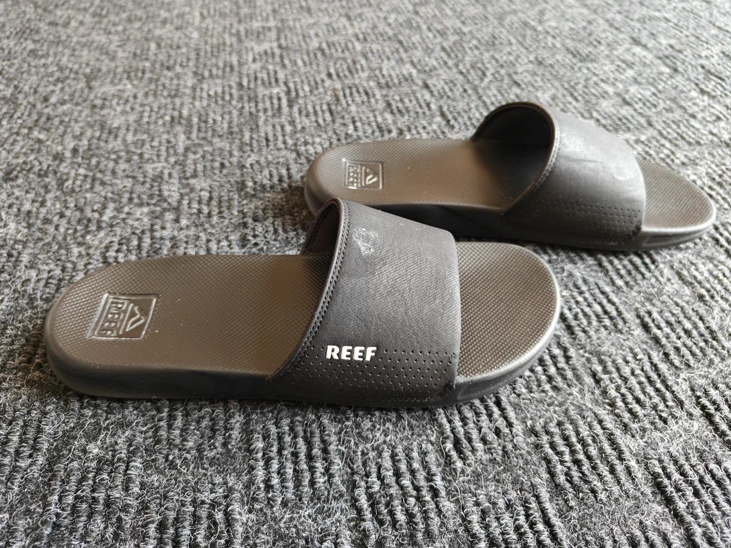 Reef One Slides Sandals Flip Flops - Men Black - Size 8 - photo 3