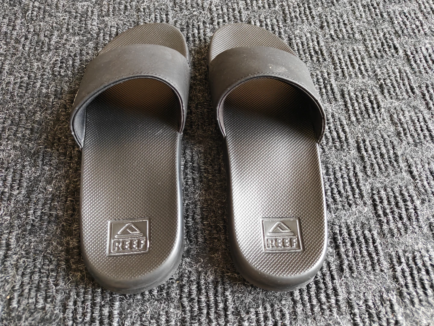 Reef One Slides Sandals Flip Flops - Men Black - Size 8 - photo 4