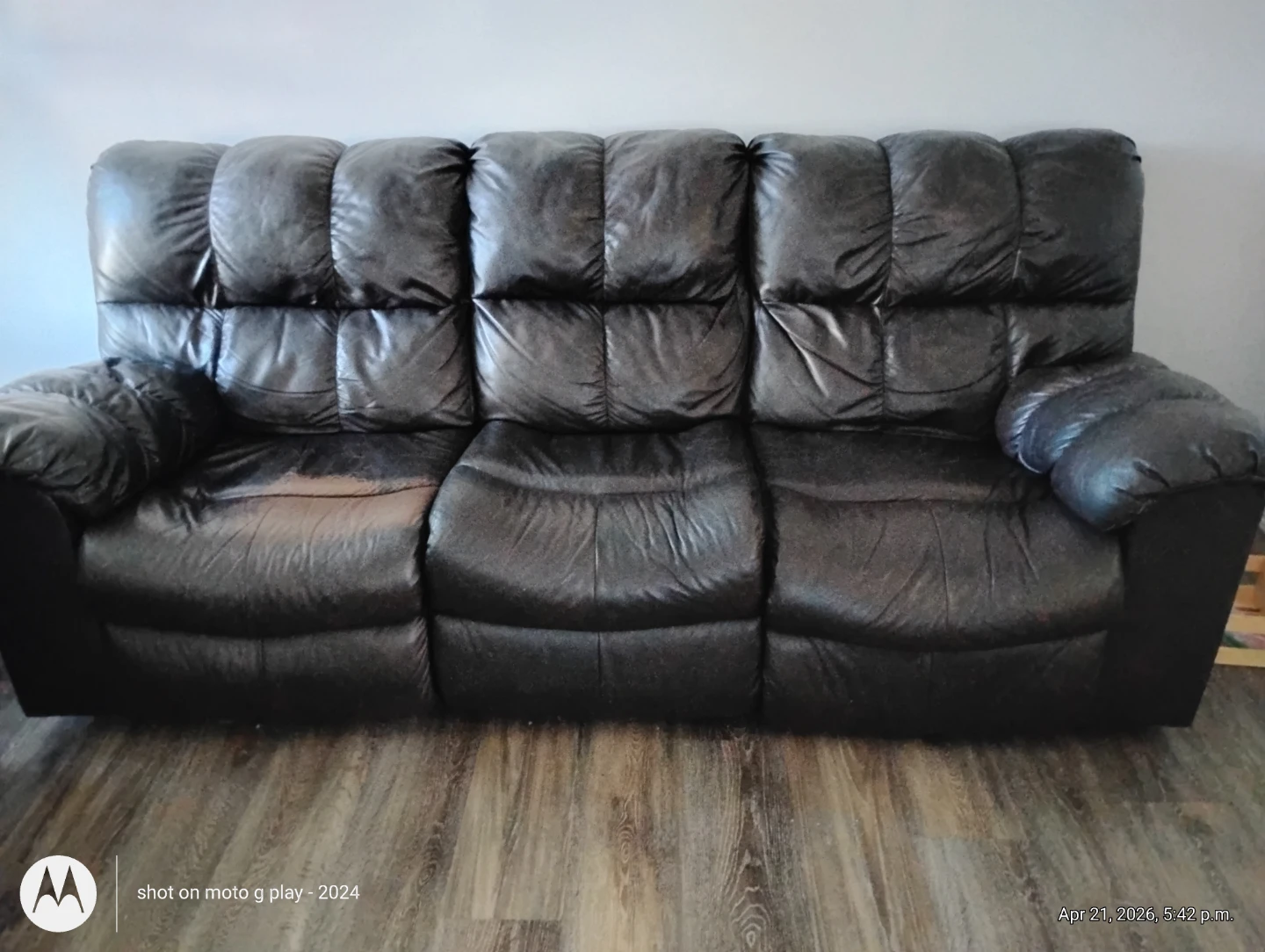 Dark brown leather reclining sofa with cup holders - photo 5