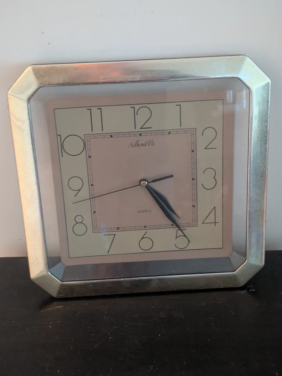 Silhouette Quartz Clock