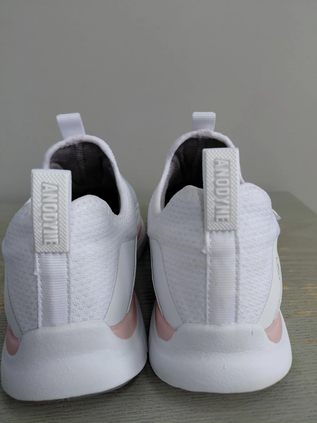 ANODYNE White Slip-On Sneakers -off the shelf orthopedic Size 6M - photo 3