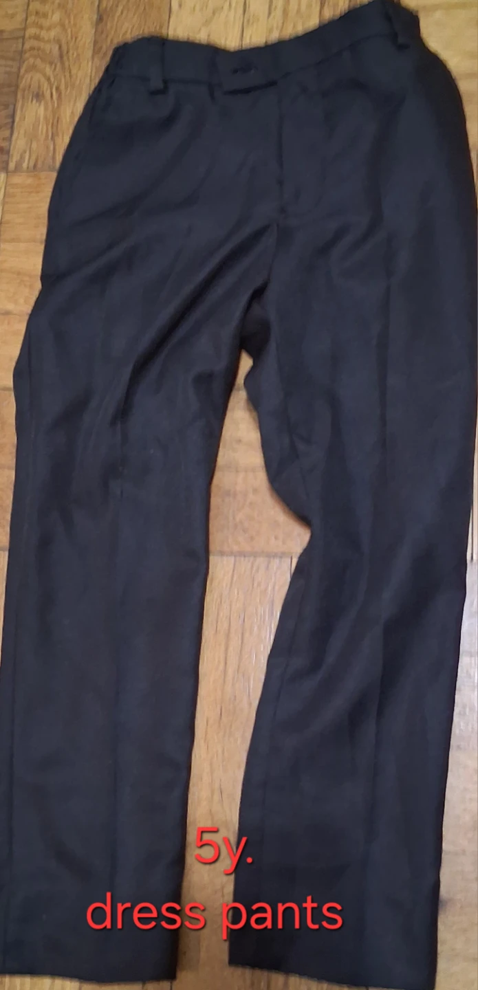 Primark Boys Sweater and Pants Set (Sizes 4-6y) - photo 2