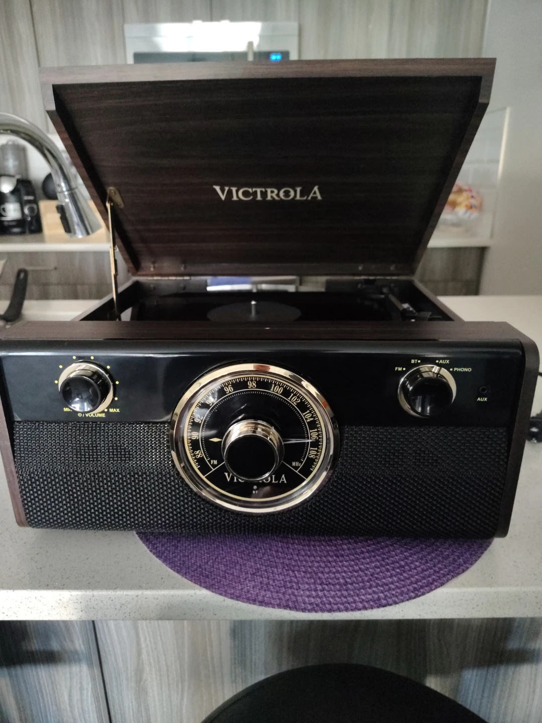 Victoria Record Player 3 Speed, Bluetooth and Radio!