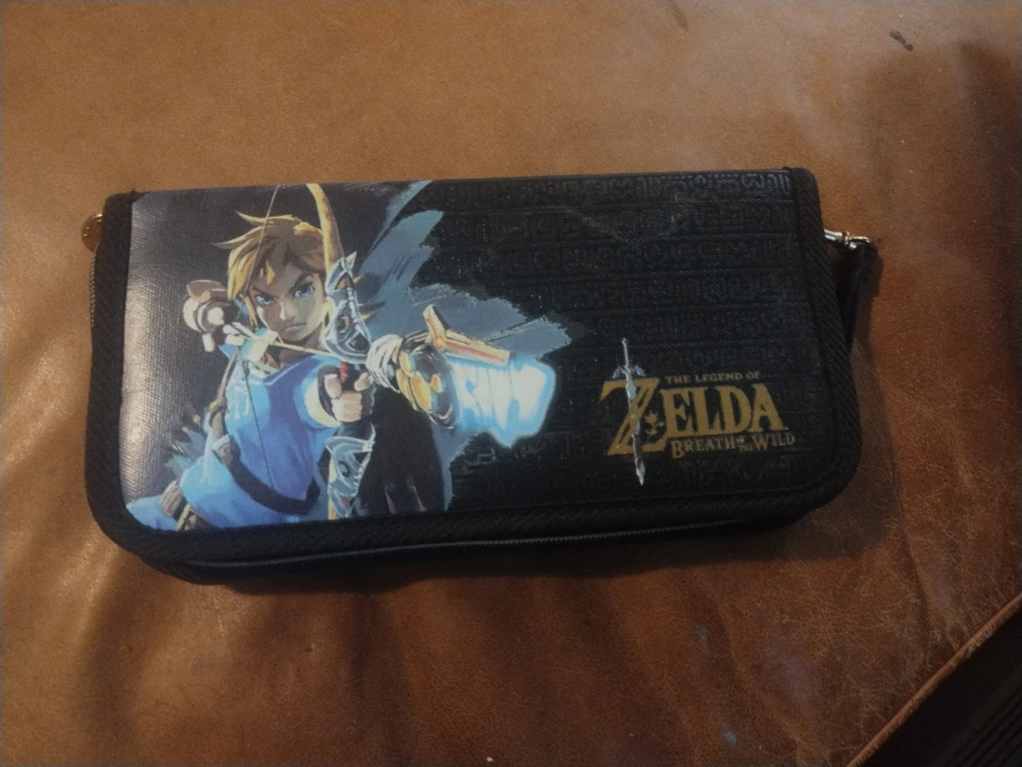 Nintendo Switch Console with Legend of Zelda Case - photo 2