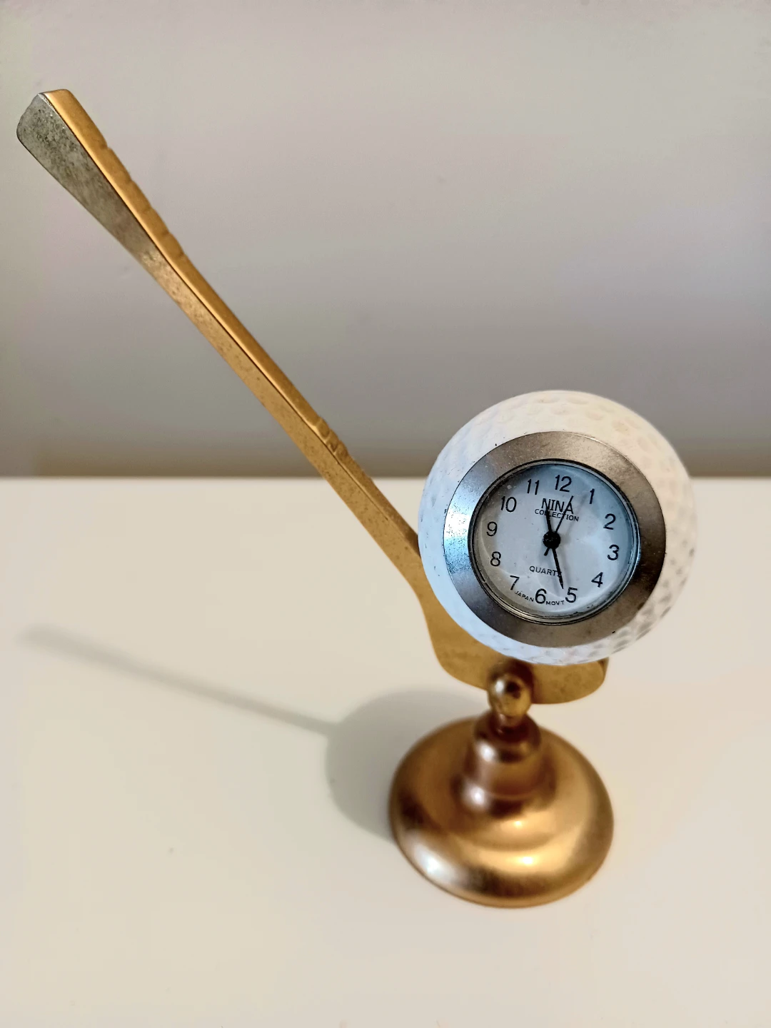 Unique Nina Ricci Golf Ball & Golf Club Clock