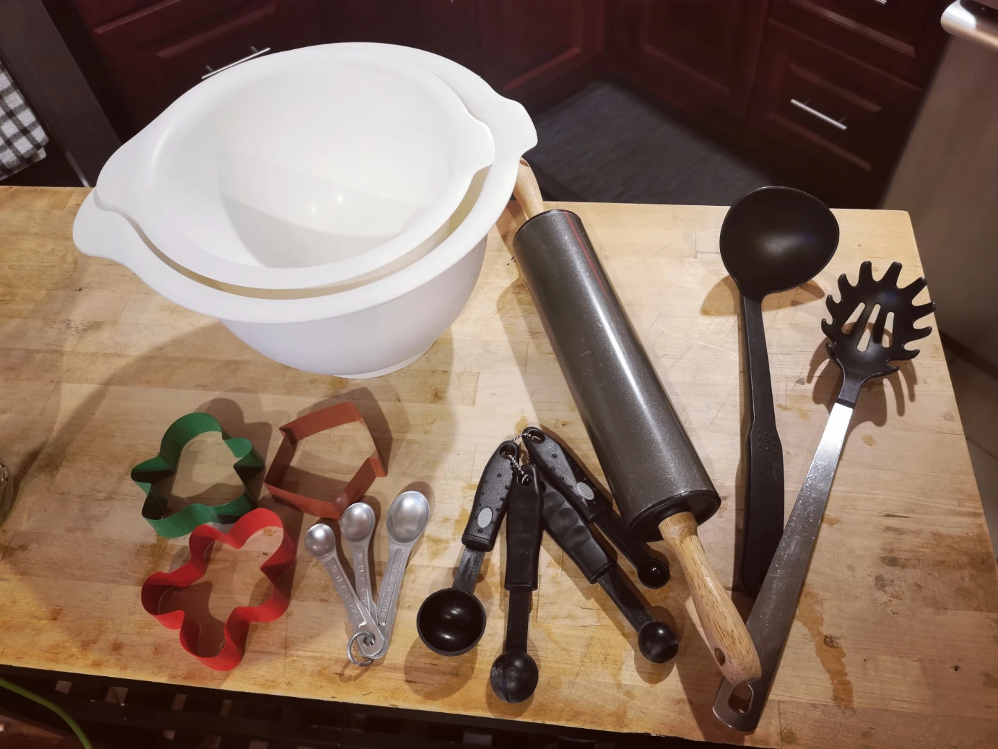 IKEA mixing bowls + other assorted baking supplies