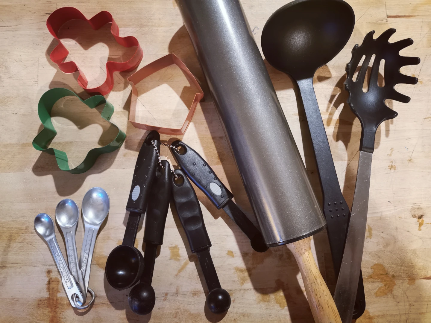 IKEA mixing bowls + other assorted baking supplies - photo 2