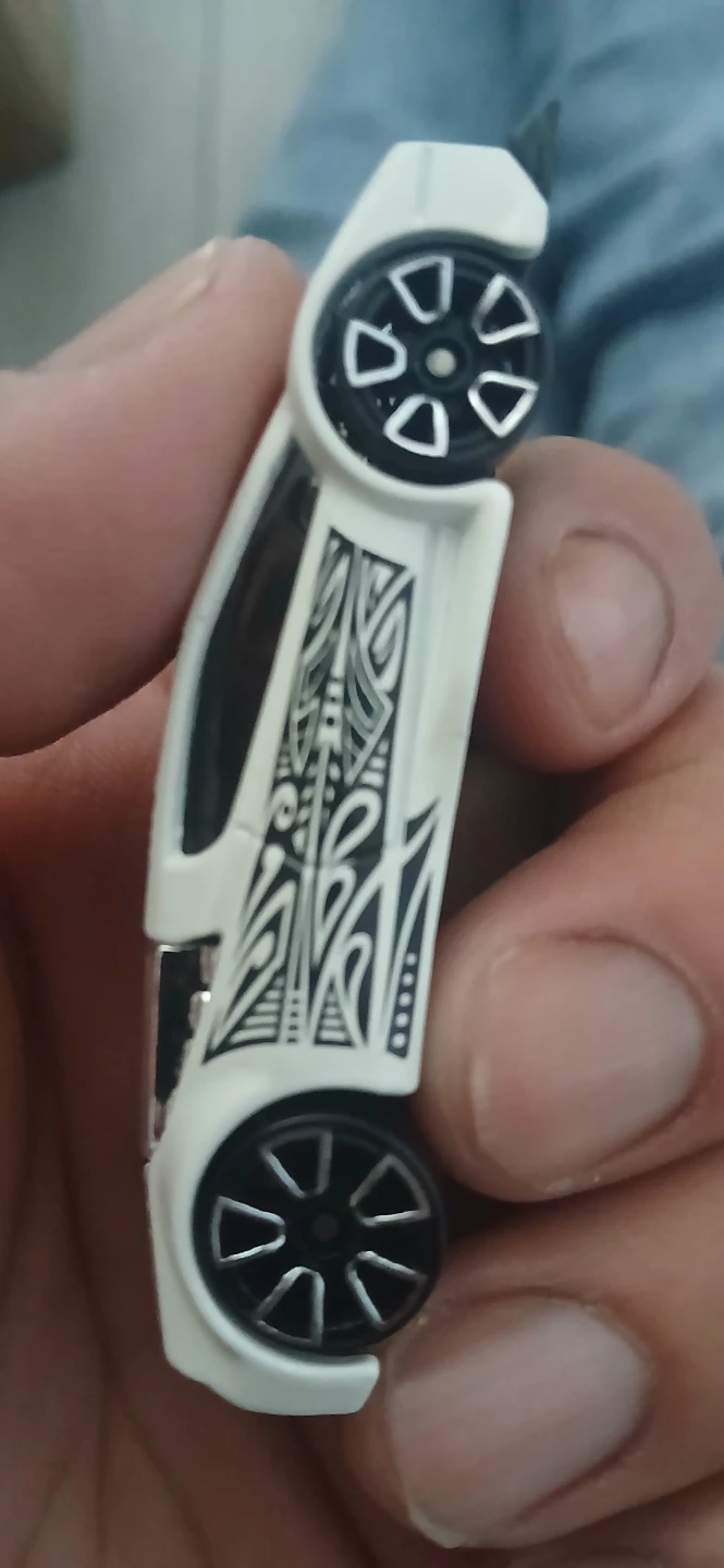 Hot Wheels White & Black Tribal Design Toy Car - photo 5