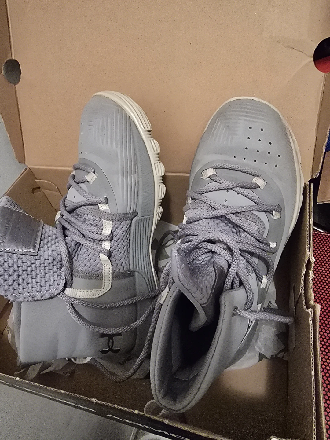 Under Armour SC 3Zero IV Youth Basketball Shoes Grey Size 1.5Y - photo 3