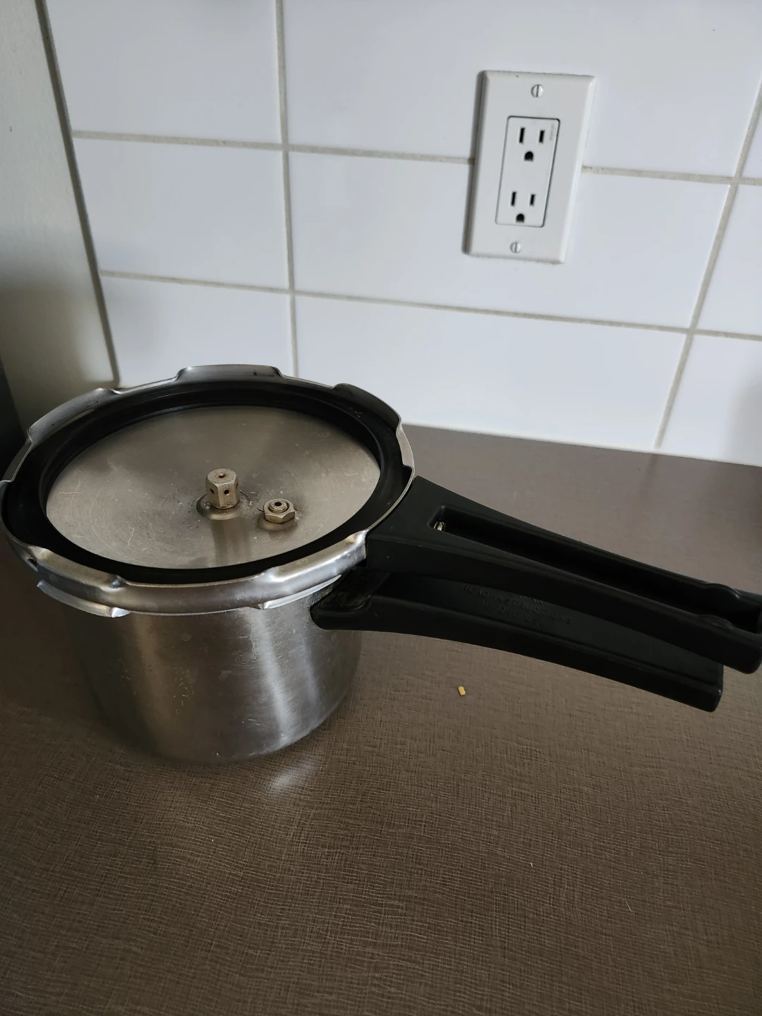 Brita Water Filter Pitcher and Prestige cooker - photo 3