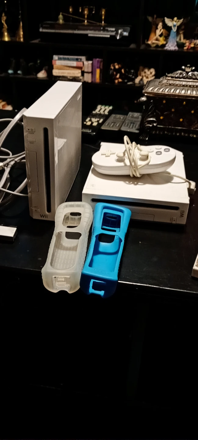Nintendo Wii Console Bundle with The Price Is Right Game - photo 3