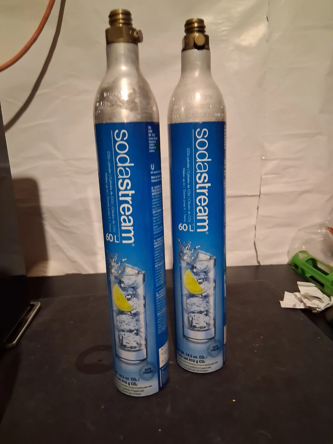 SodaStream Sparkling Water Maker with 2 CO2 Cylinders - photo 3