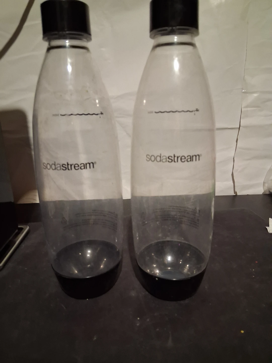 SodaStream Sparkling Water Maker with 2 CO2 Cylinders - photo 4