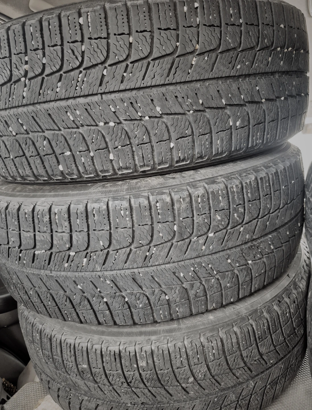 Very Good Set of 4 Tires Size 215 60 R17 M+S *DEAL* - photo 2