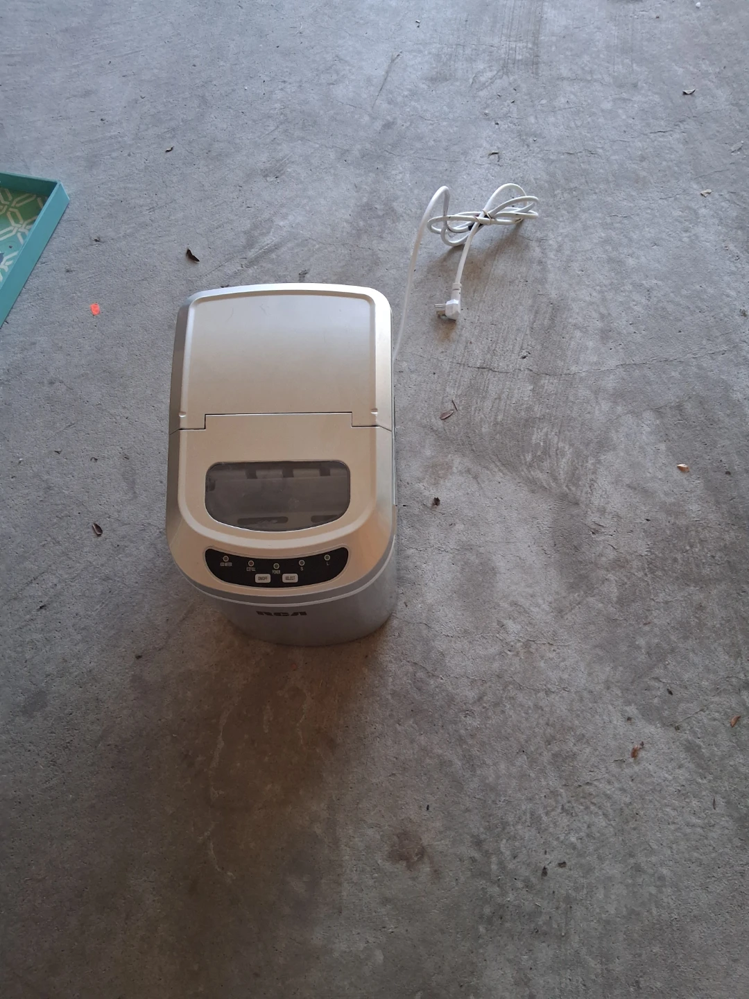 RCA Portable Ice Maker - photo 2