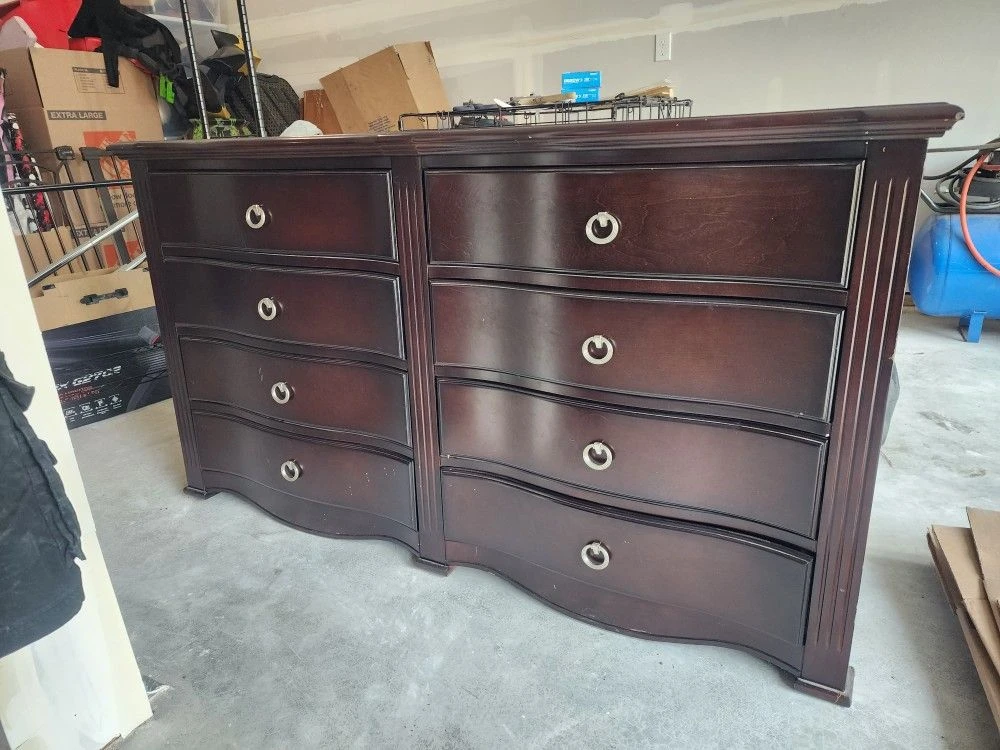 Dark Brown 8-Drawer Dresser