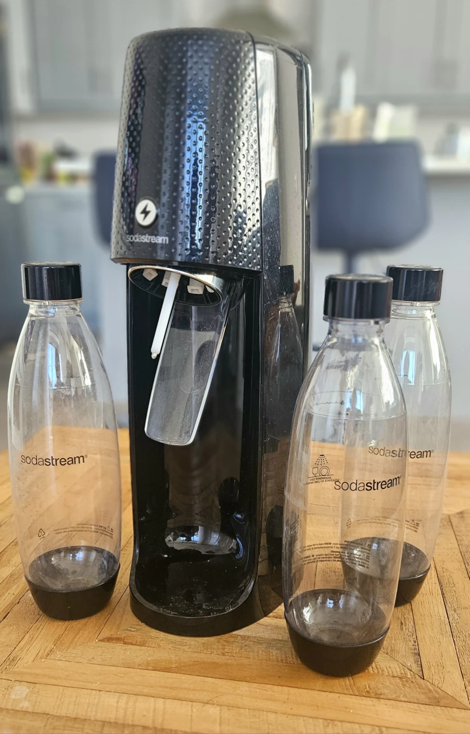 SodaStream Fizzi One Touch with 3 Bottles