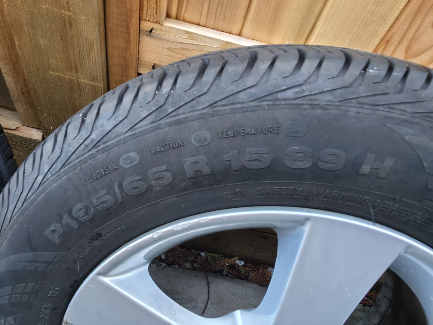 195 65R15 continental all season tires with wheels - photo 2