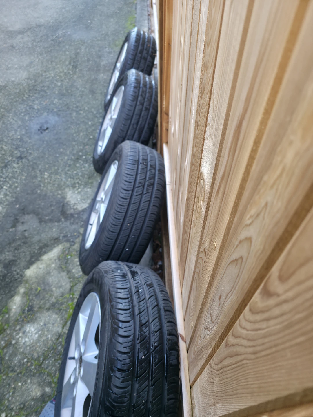 195 65R15 continental all season tires with wheels - photo 4