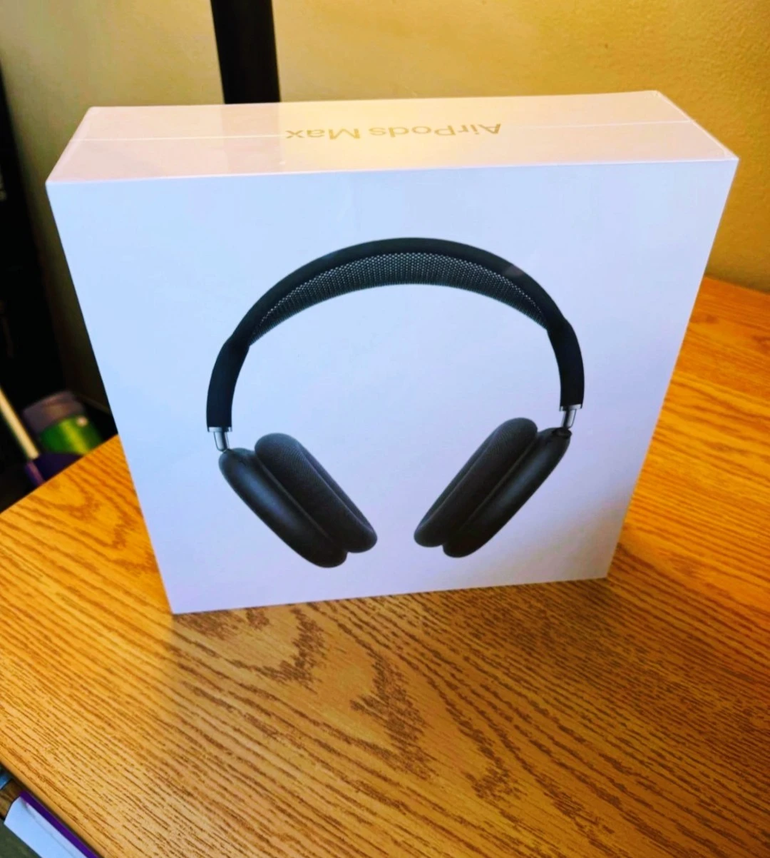 AirPods Max (Midnight) — New & Sealed