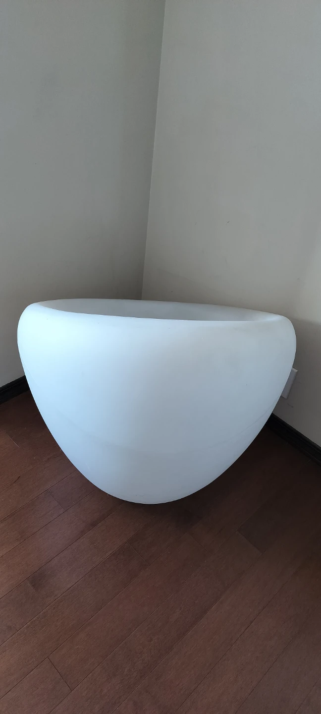 White Modern Egg Shaped Accent Chair - photo 5