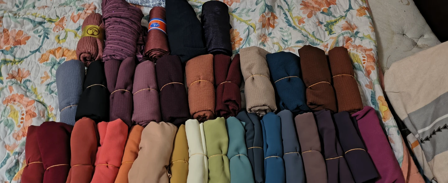 Assorted Hijab Scarves - Various Colours & Fabrics - photo 2
