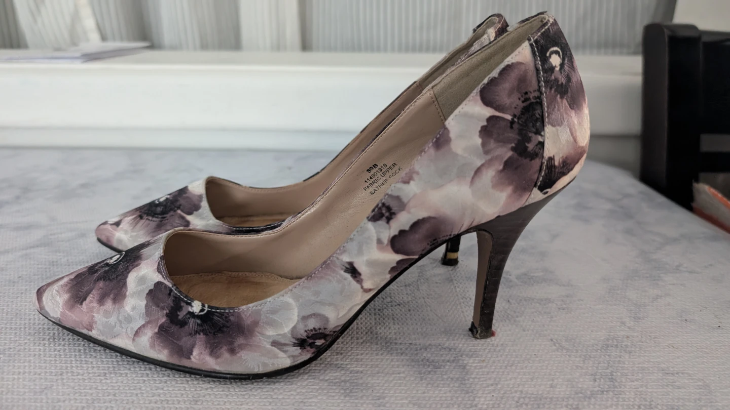 Jeanne Pierre Women's Floral Pointed Toe Heels