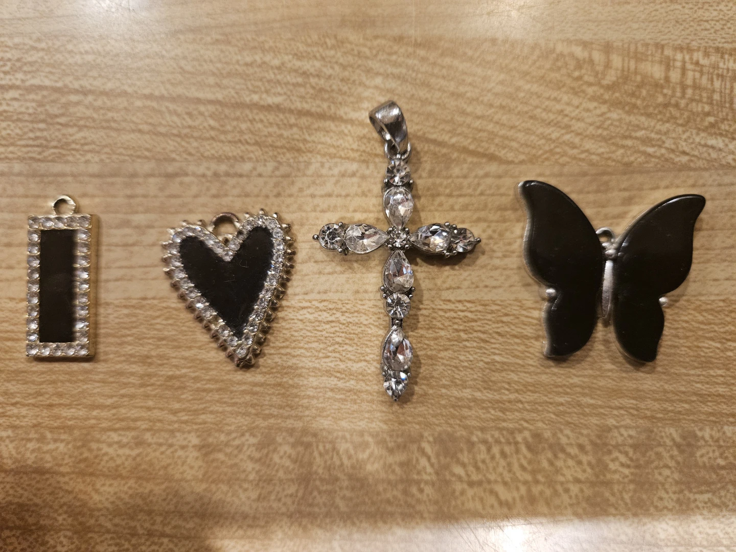 Set of 4 Charms: Rectangle, Heart, Cross, Butterfly - photo 4