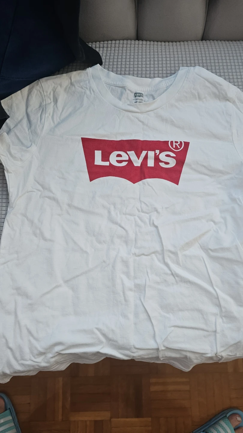 Levi's White T-Shirt - Medium for boys