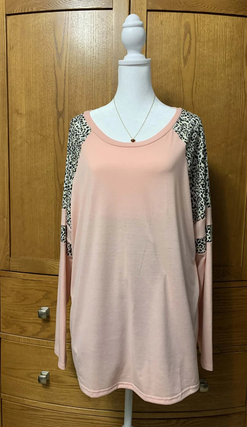 Pink Long Sleeve Top with Leopard Print Sleeves Size 2XL