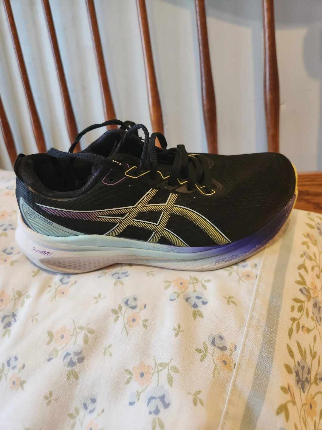 Acsis  womens size 6