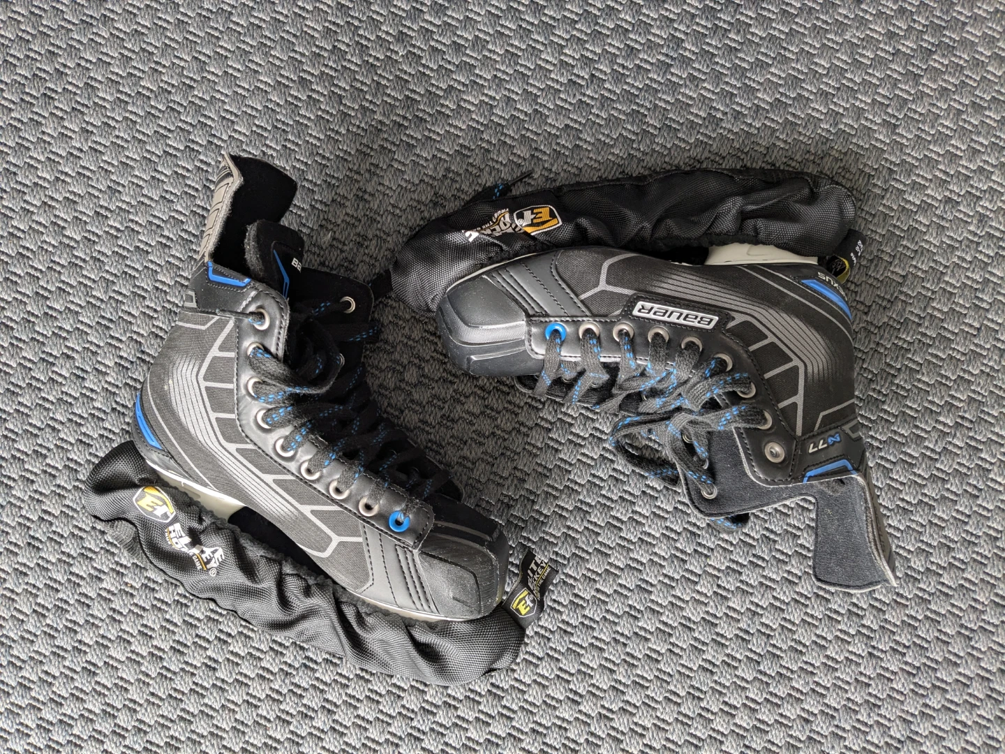 Bauer Nexus 77 Senior Hockey Skates - Size 7.5