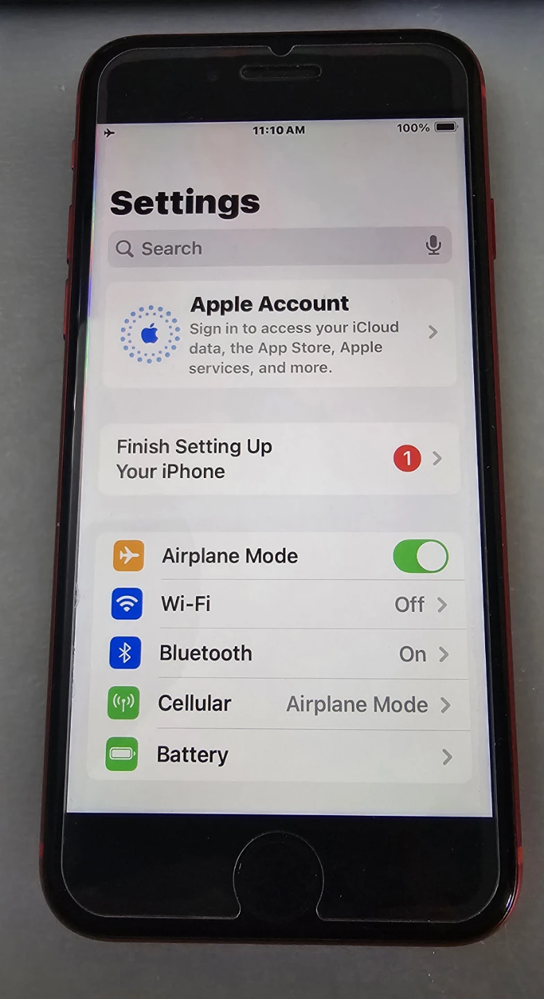 Unlocked Red iPhone SE 2020, 64gb - photo 3