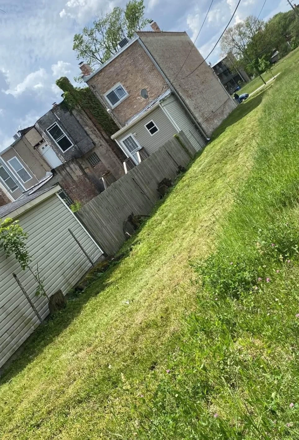 We offer lawn mowing services - photo 2