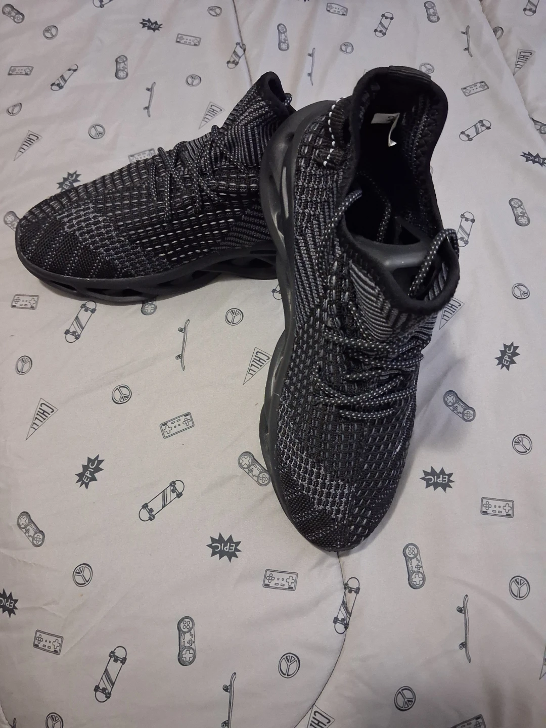 L.T. DAMP SHOES Black Knit Running Shoes - photo 3