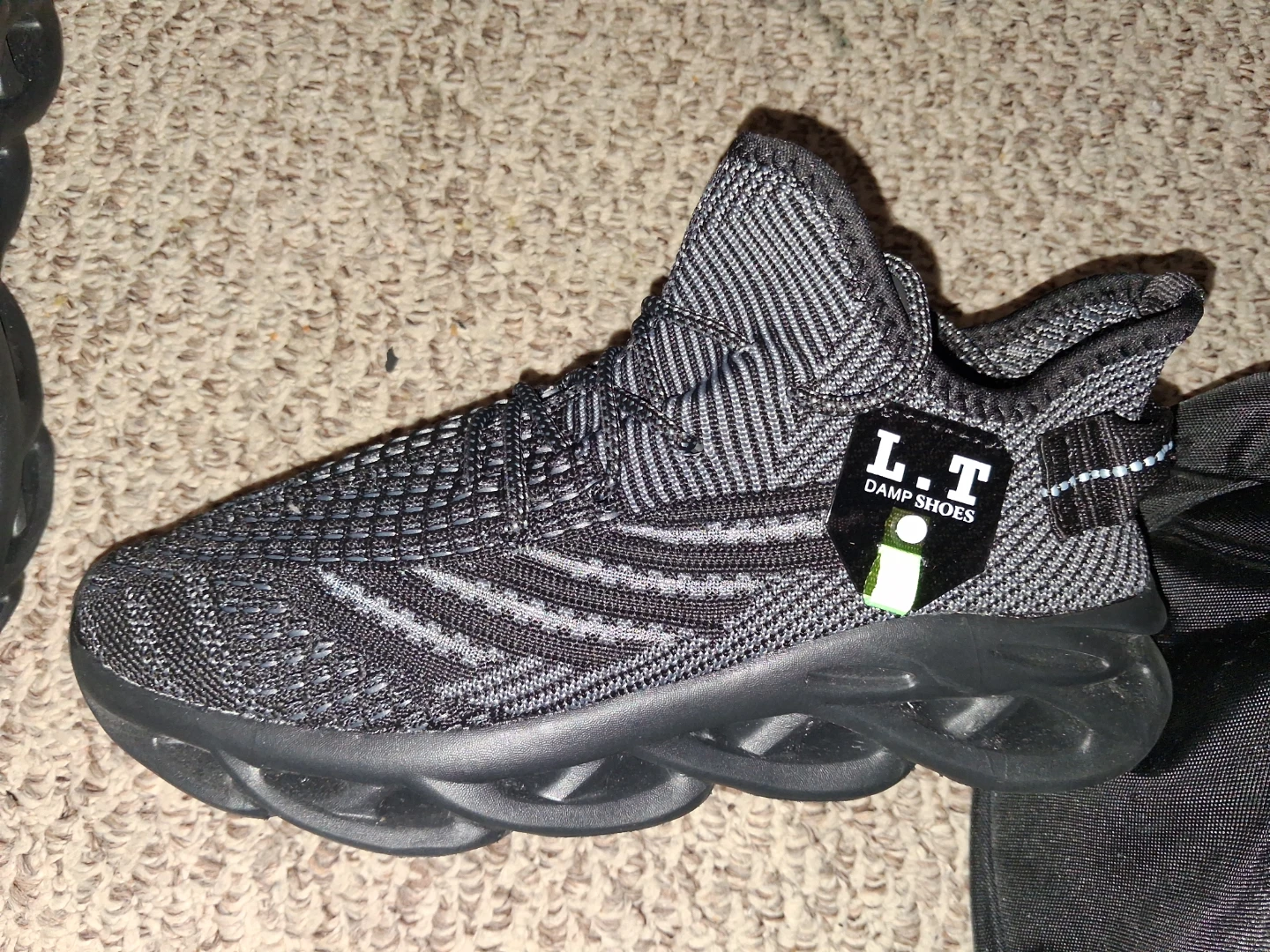 L.T. DAMP SHOES Black Knit Running Shoes - photo 5