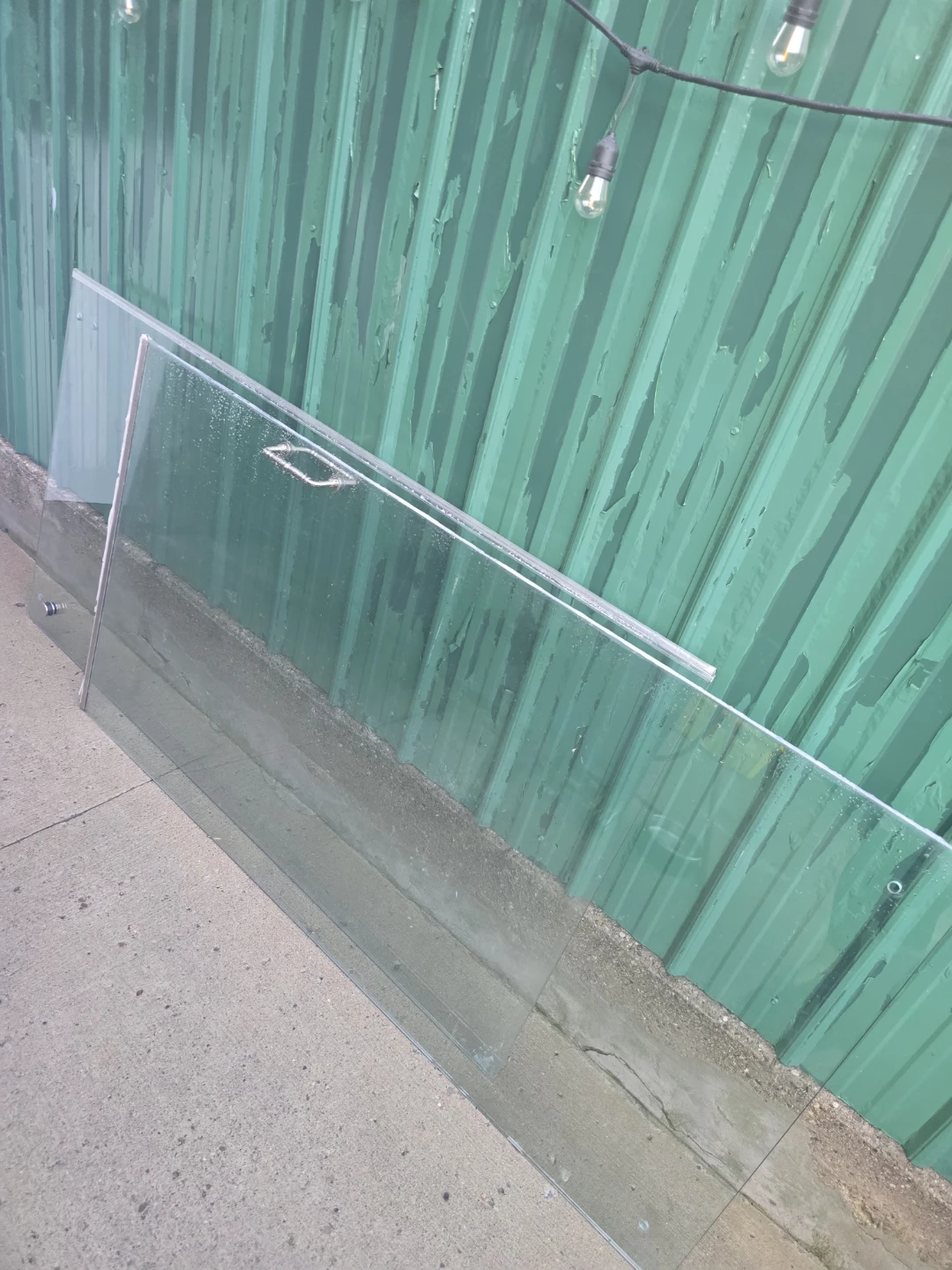 2 glass doors for shower/ need gone ASAP - photo 2