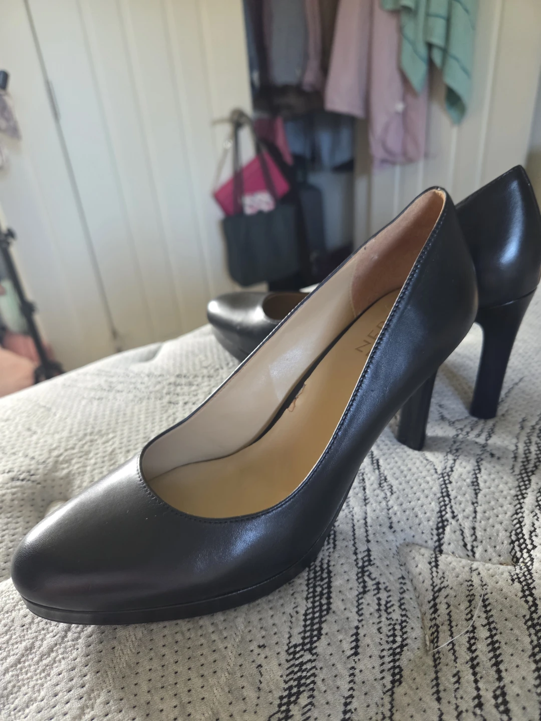 Naturalizer Black Leather Pumps