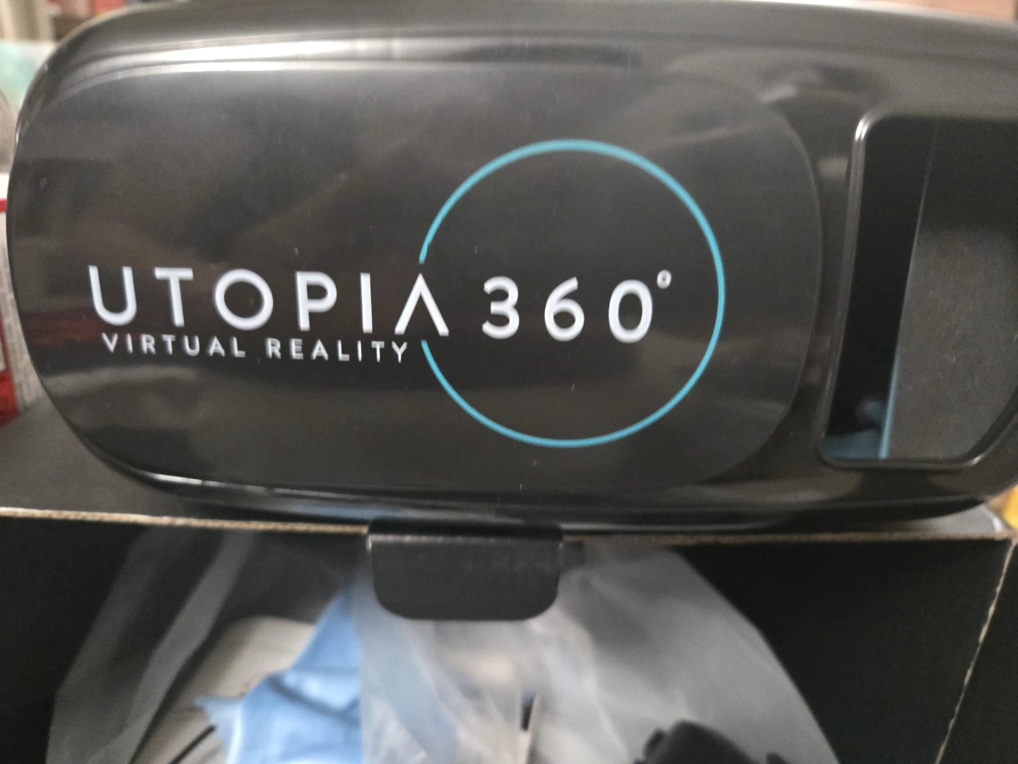 Utopia 360 Virtual Reality Headset with Controller