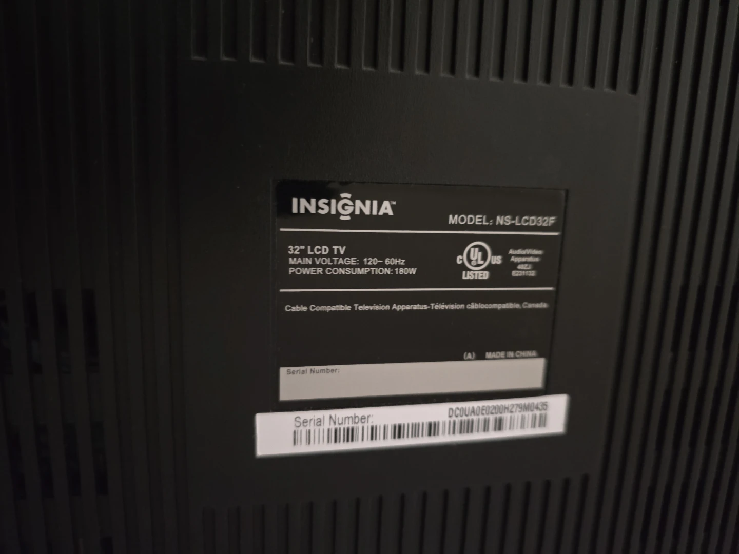 Insignia 32" LCD TV - Model NS-LCD32F - photo 2