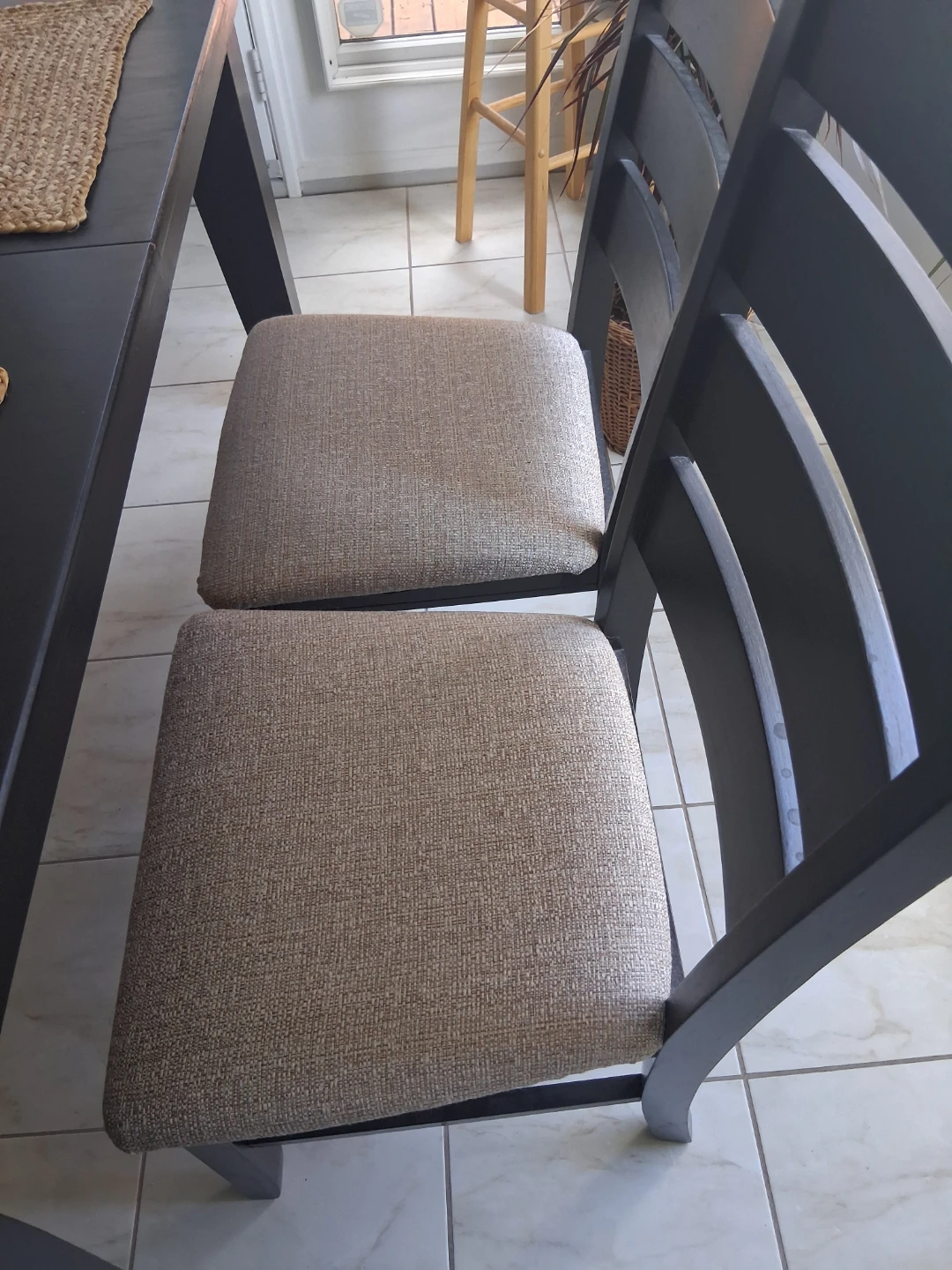 An Extendable Black Dining Table with 4 Padded Chairs - photo 4