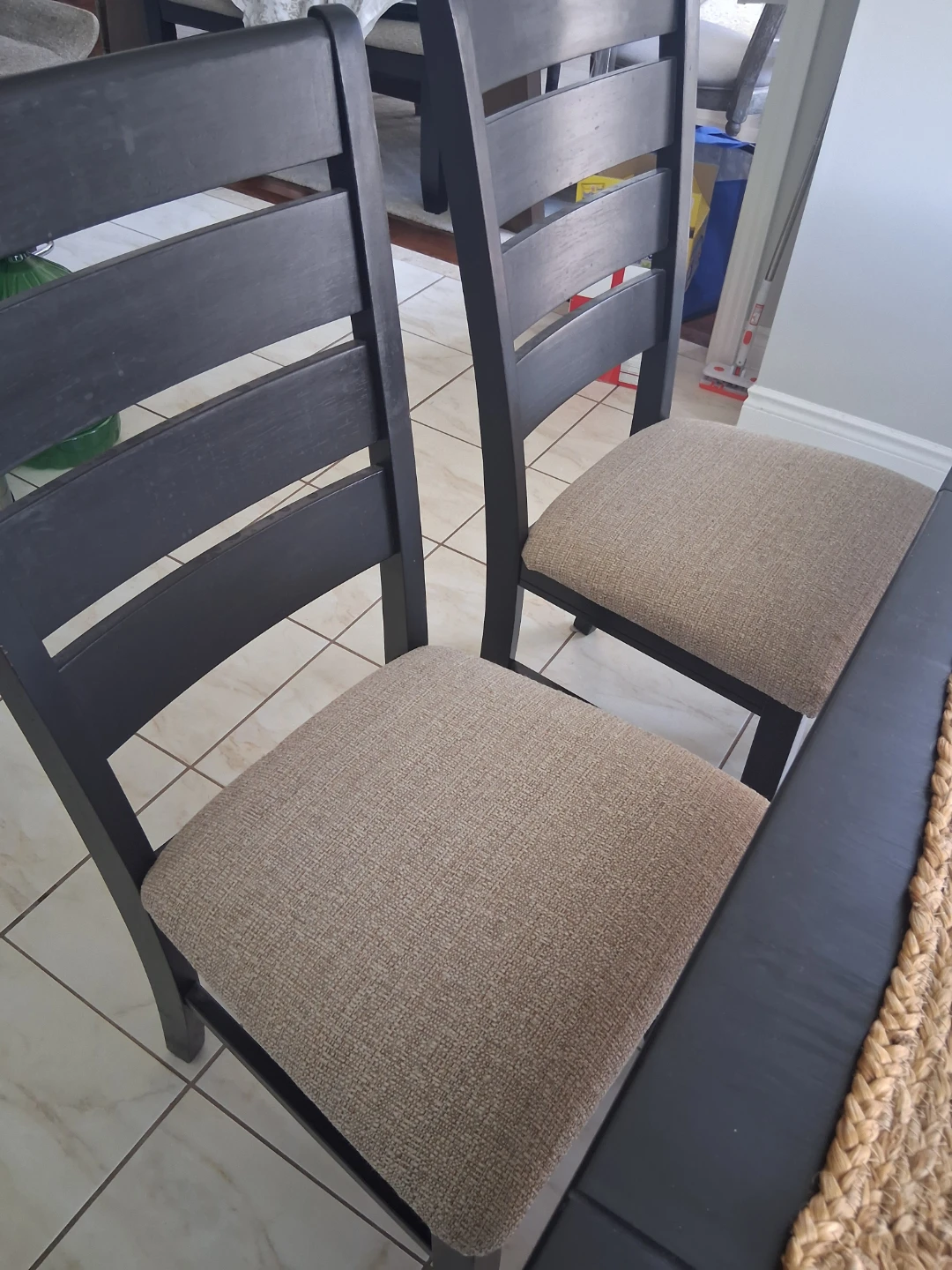 An Extendable Black Dining Table with 4 Padded Chairs - photo 5