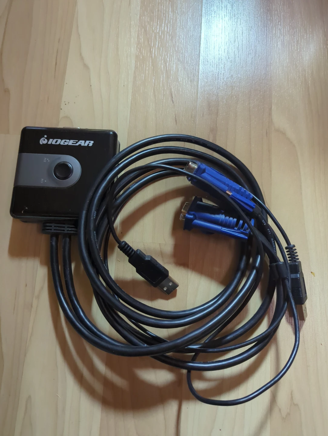 IOGEAR 2-Port USB KVM Switch