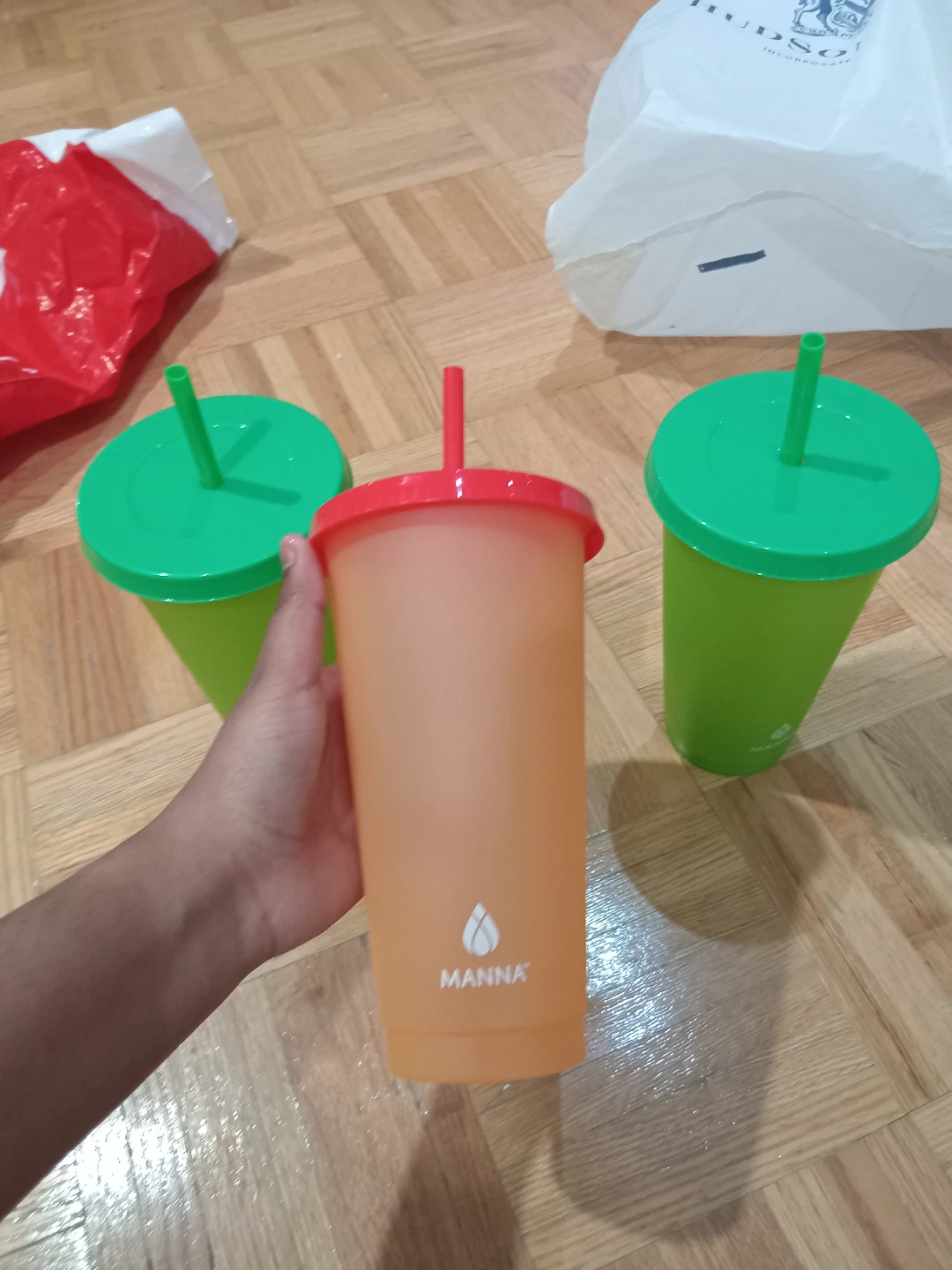 Manna Colour Changing Tumblers with Straws - Set of 3 - photo 2