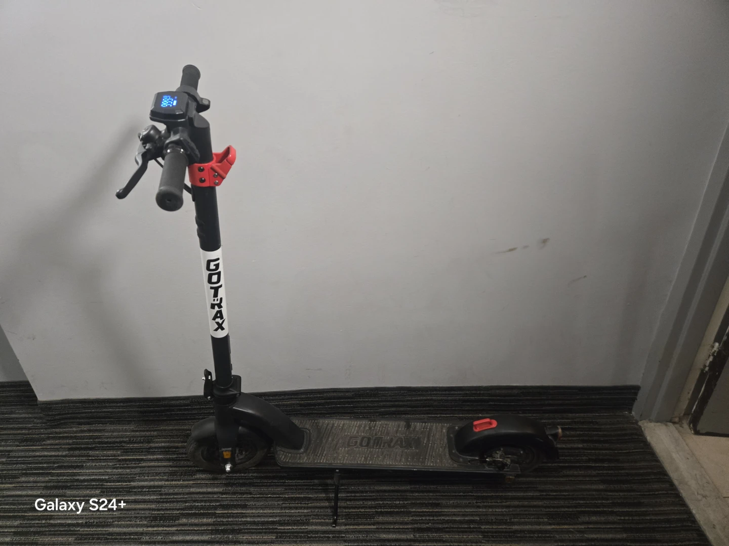 Gotmax Electric Scooter