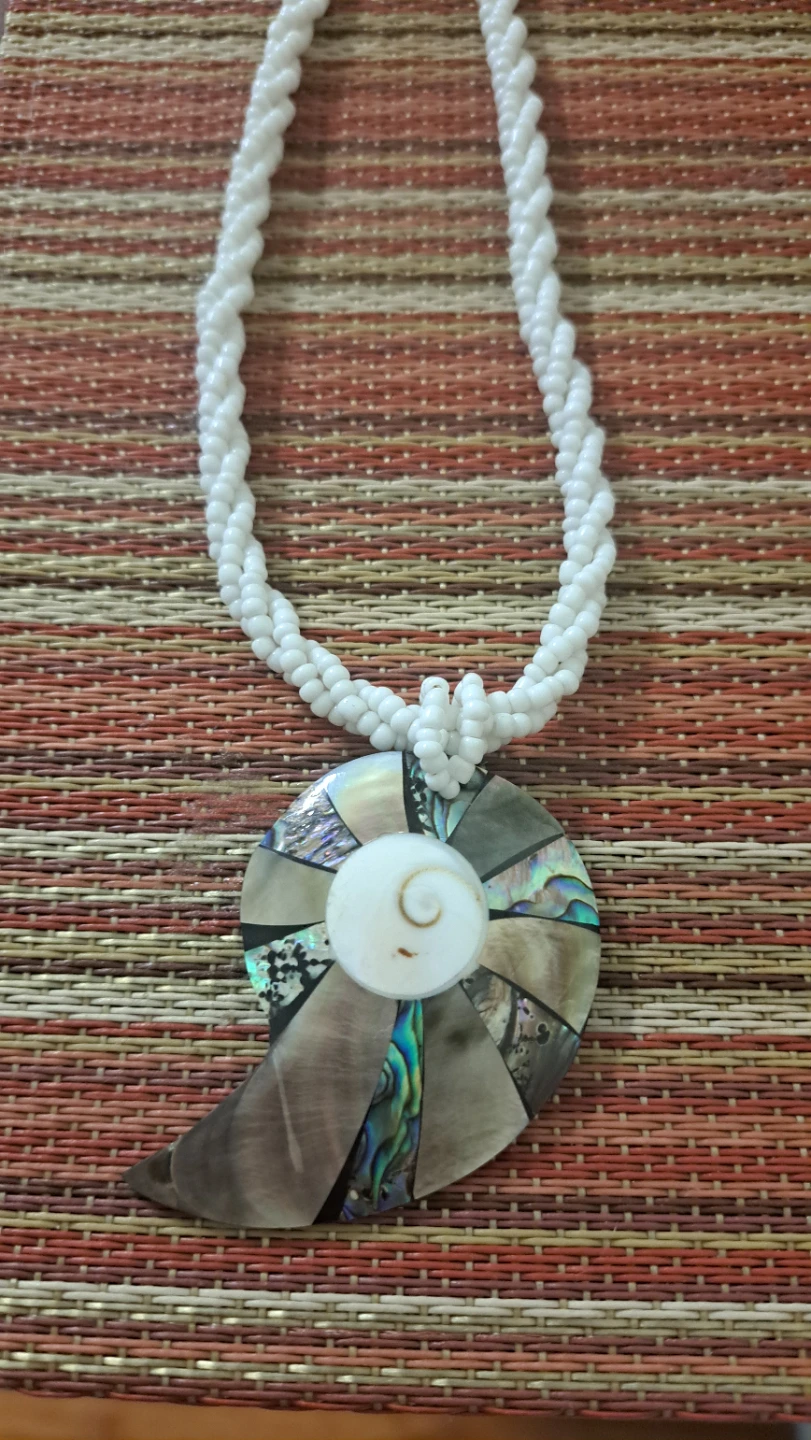 White Beaded Necklace with Shell Pendant - photo 2