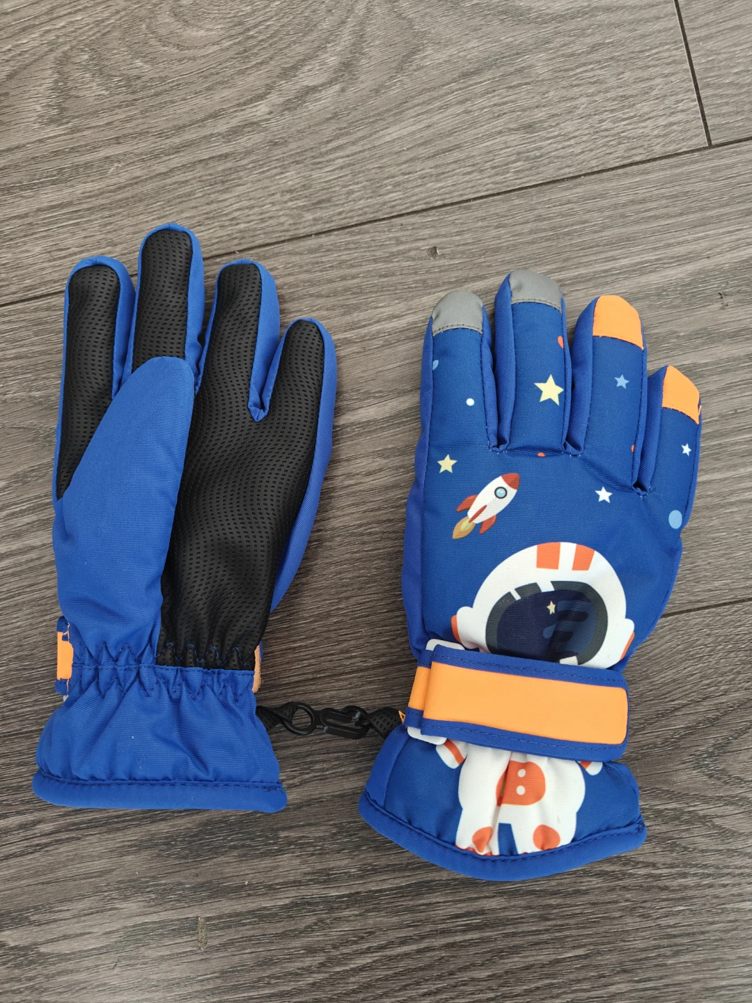 Kids Astronaut Themed Winter Gloves Size S