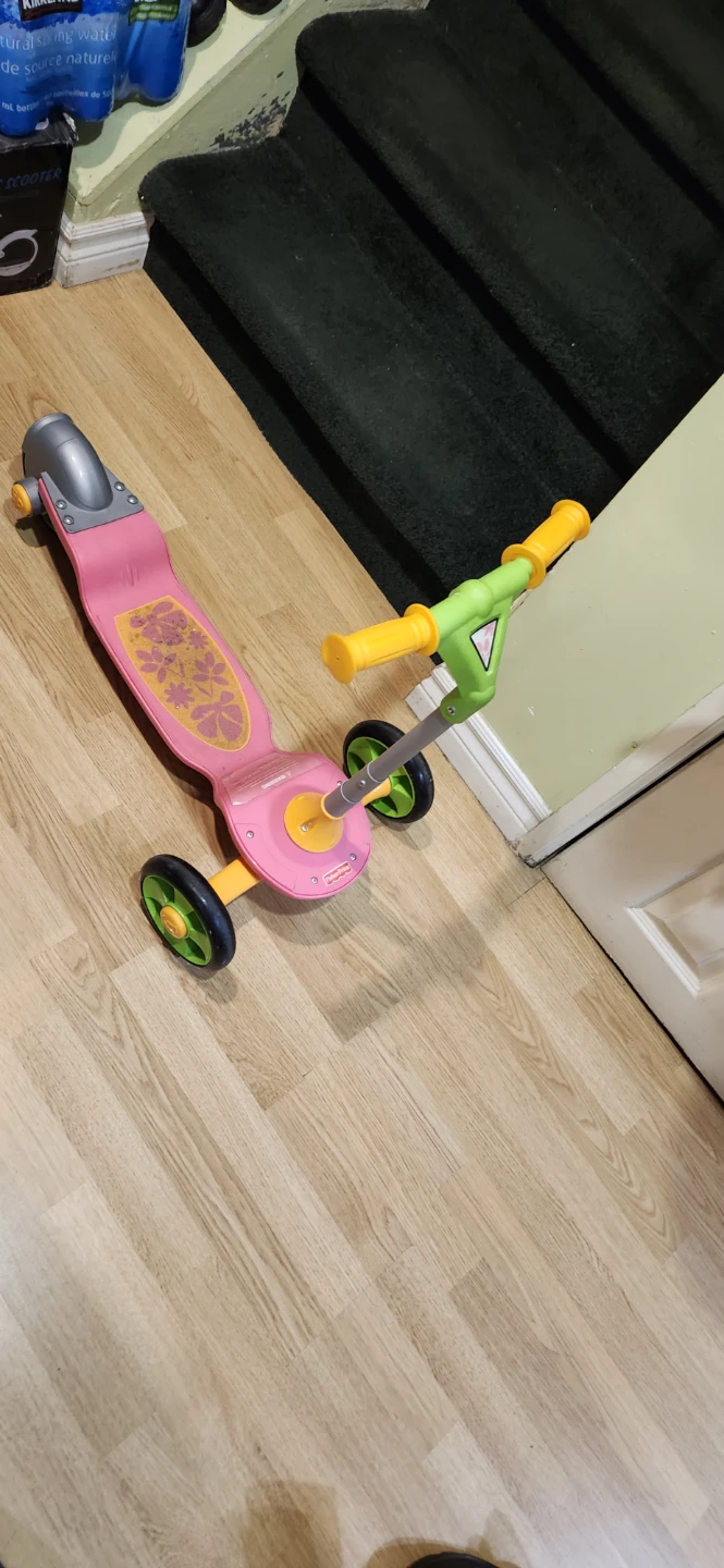 Fisher-Price Pink 3-Wheel Scooter - photo 4