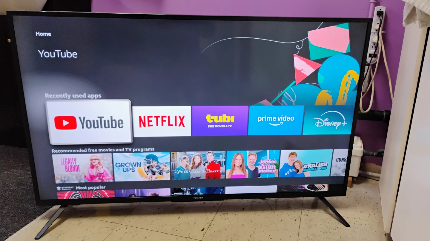 Toshiba 50" 4K UHD Smart TV - 50LF621C21 - photo 2