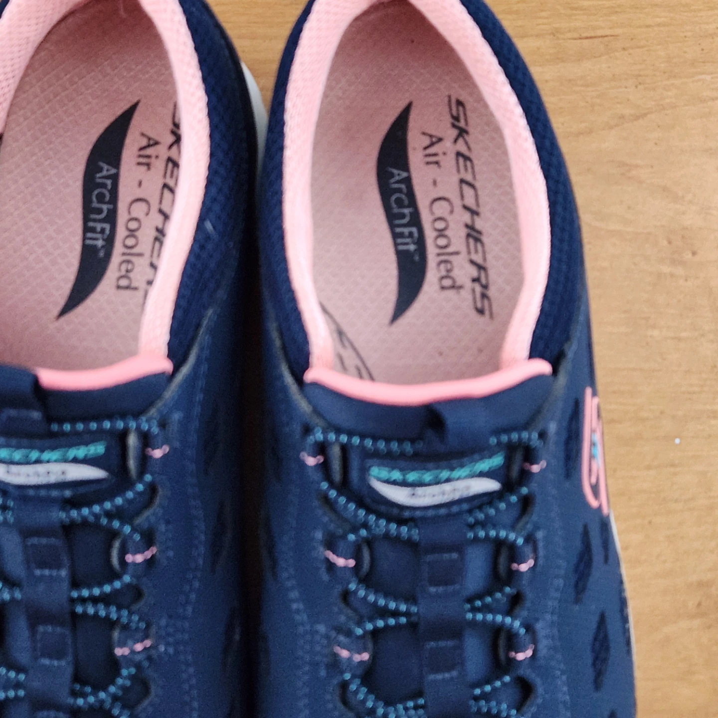 Skechers Women's Navy Blue Arch Fit Air-Cooled Sneakers Size 8 - photo 2